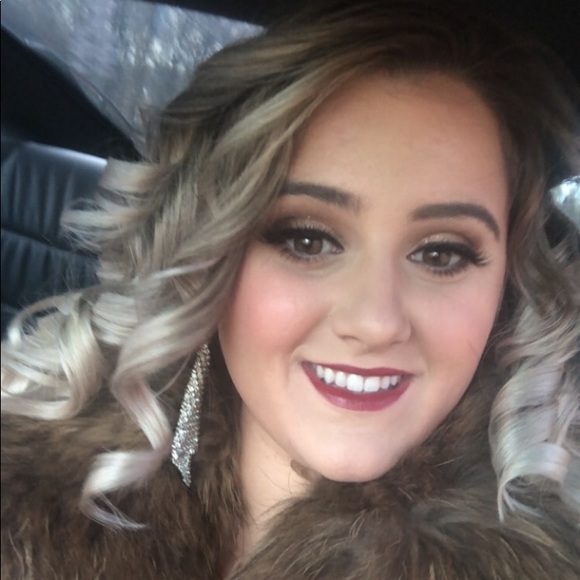 Meet your Posher, Jena - Picture 1 of 1